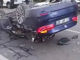 Diyarbakır’da zincirleme kaza: Bir araç takla attı, 2 kişi yaralandı
