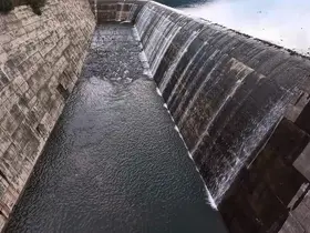 Dolusavaktan taşan su dron ile görüntülendi
