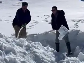 Dondurucu zirvede toplanan kar, yazın serinleten lezzete dönüşüyor
