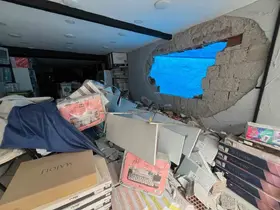 Dükkanı yıkılan esnafa ’brandalı’ çözüm
