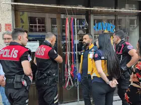Dükkânında öldü veya bayıldı diye endişe edilen esnaf sanayide çıktı
