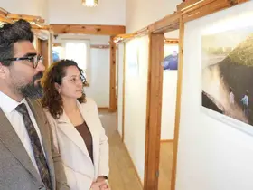 "Dumanın Ardındaki Hayatlar" sergisi Safranbolu’da sanatseverlerle buluştu
