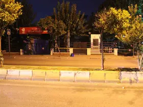 Durakta bulunan şüpheli çanta ekipleri harekete geçirdi
