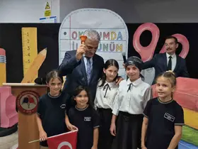 Düzce’de ilk ders zilini Vali Makas çaldı

