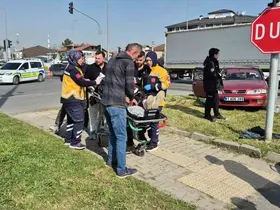 Düzce’de kavşakta otomobiller çarpıştı: 6 yaralı
