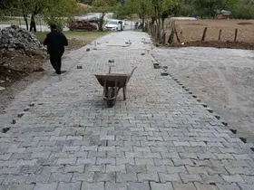 Düzce’de köy iç yollarda kış öncesi son çalışmalar yapılıyor
