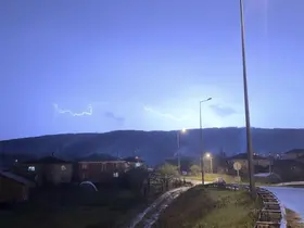 Düzce’de şimşeklerin ardından dolunay mest etti
