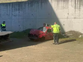Düzce’de virajı alamayan otomobil bahçeye uçtu: 1 yaralı
