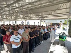 Düzceli gazetecinin annesi son yolculuğuna uğurlandı
