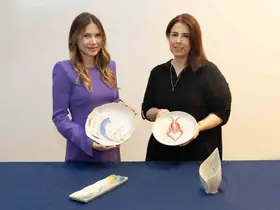 Ebru sanatı ve yapay zeka aynı tabakta

