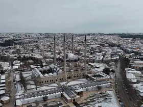 Edirne’de kar yağışı kartpostallık görüntüler oluşturdu
