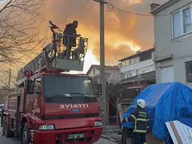 Edirne’de kömürlükler alevlere teslim oldu
