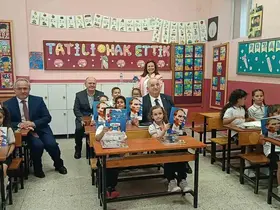 Edirne’de öğrenciler karne sevinci yaşadı
