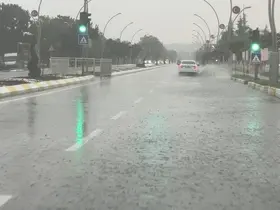 Edirne’de sağanak yağış yolları göle çevirdi
