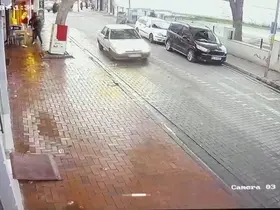 Edremit’te esnafa silahlı saldırı anı kamerada

