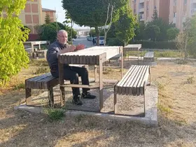 Edremit’te vatandaşın park tepkisi: "Masalar yüksek, çocuk oyun alanı yok"
