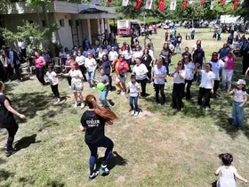 Efeler’de Anneler Günü coşkuyla kutlandı
