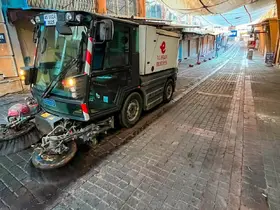 Efeler’de tarihi çarşılar ve sokaklar temizlendi
