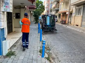Efeler’de temizlik çalışmaları devam ediyor
