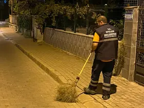 Efeler’de temizlik mesaisi sürüyor
