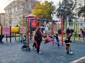 Efeler’in parkları yenileniyor
