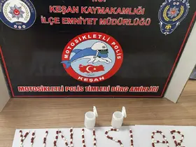 Ehliyetsiz plakasız motosiklet kullanırken üzerinde uyuşturucu çıktı
