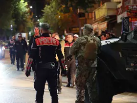 Elazığ’da dev asayiş uygulaması: Eğlence mekanları, cadde ve sokaklar tek tek denetlendi
