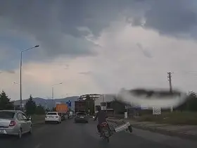 Elazığ’da motosiklet sürücüsünden tehlikeli yolculuk
