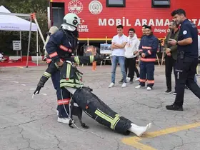 Elazığ’da öğrenciler, itfaiye eğitimlerinde ter döktü
