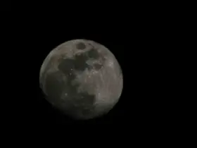 Elazığ’da şişkin ay gökyüzünü süsledi
