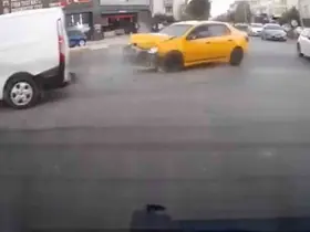 Elazığ’da trafik kazası kameralara yansıdı
