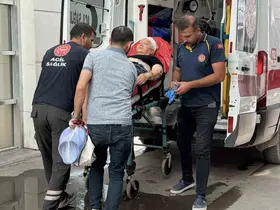 Elinden düşen bıçak ayağına saplandı
