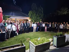 Emekli eğitimcilere plaket takdim edildi
