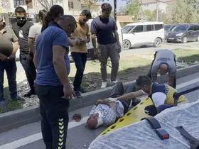 Emekli maaşını çekti, yolun karşısına geçerken otomobil çarpıp kaçtı
