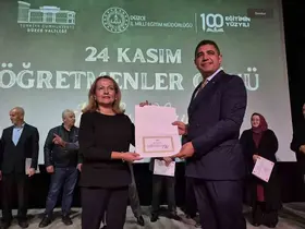 Emekli olan öğretmenler üstün hizmet belgesi
