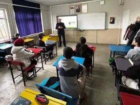Emet Örencik İlkokulunda sıfır atık eğitimi verildi
