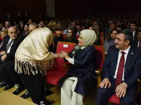 Emine Erdoğan, Gazze’ye destek için düzenlenen flamenko gösterisine katıldı
