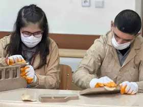Engelleri ahşapla aşıyorlar: Siverek’te öğrencilerden sanata dokunuş
