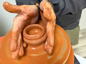 Engelli bireyler çömlek sanatıyla buluştu
