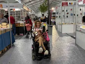 "Engelsiz Taksi" yazar Sena’yı her gün okurlarıyla buluşturuyor
