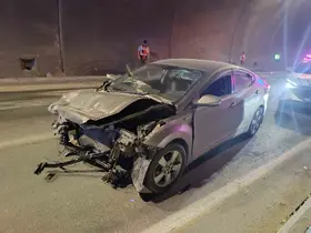 Erkenek Tüneli’nde otomobil kamyona arkadan çarptı: 1 yaralı
