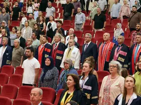 ERÜ’de lisansüstü mezuniyet sevinci yaşandı
