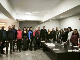 Erzincan polisinden öğretmenlere ’Öğretmenler Günü’ sürprizi
