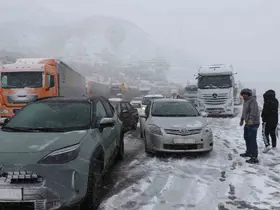 Erzincan-Sivas kara yolunda ulaşım güçlükle sağlanıyor
