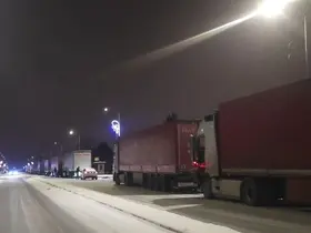 Erzincan-Sivas karayolu çığ nedeniyle bir süre ulaşıma kapandı
