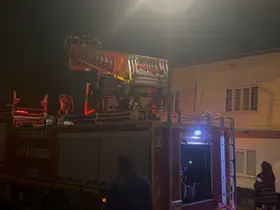 Erzincan’da çatıdaki kedi için itfaiye seferber oldu
