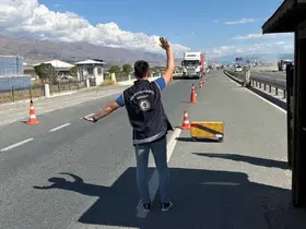 Erzincan’da "Düzensiz Göç ile Mücadeleye yönelik Huzur Uygulaması" yapıldı
