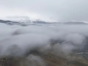 Erzincan’da sis bulutları doğayı masalsı bir görünüme bürüdü
