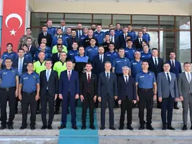 Erzincan’da terfi eden emniyet personeline yeni rütbeleri takıldı
