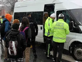 Erzincan’da veliler tepkili: Servis ücretlerine zam
